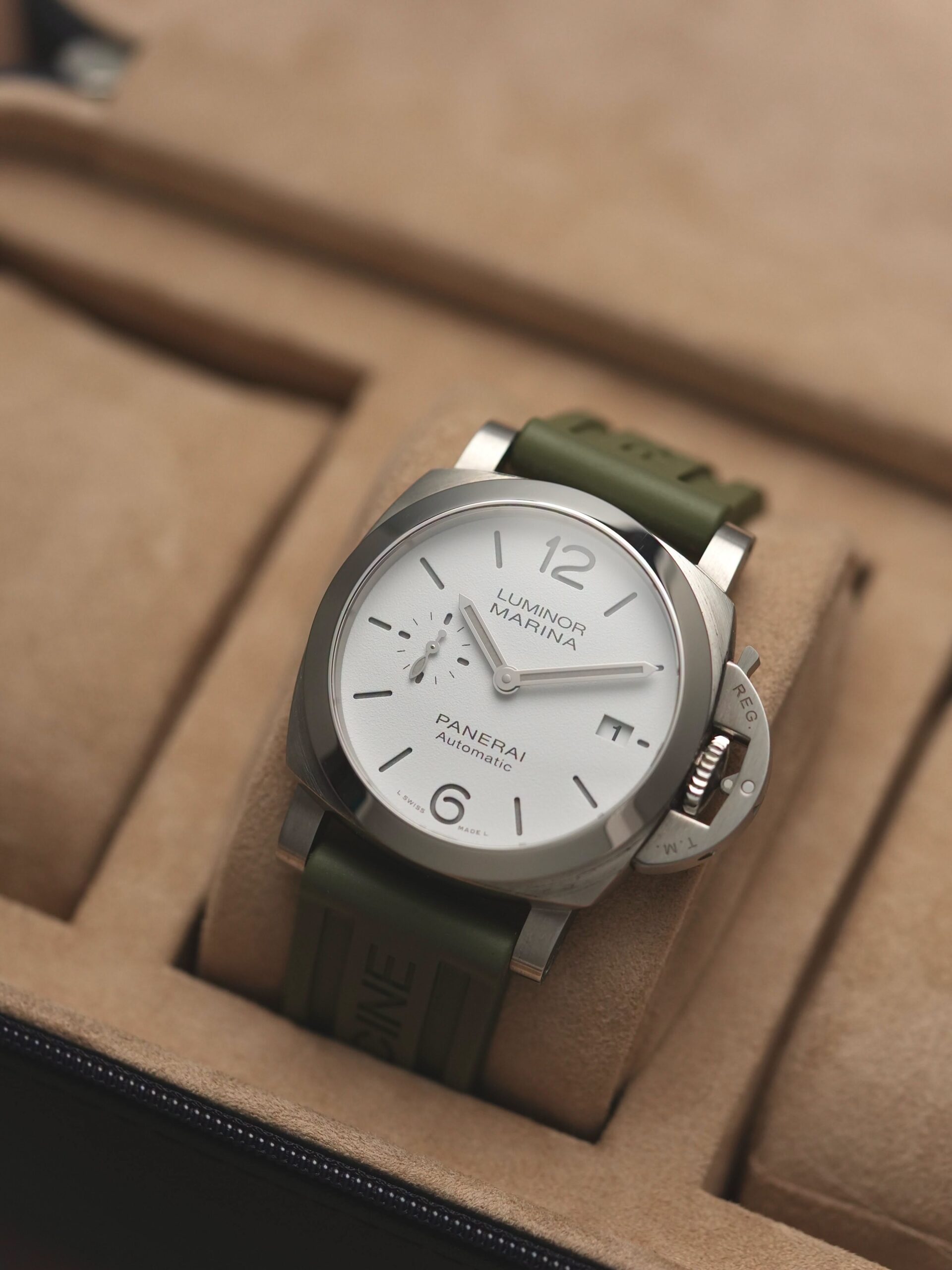 Panerai Luminor Marina Quaranta White Dial (PAM01371) — 40mm Y2024 - Image 2