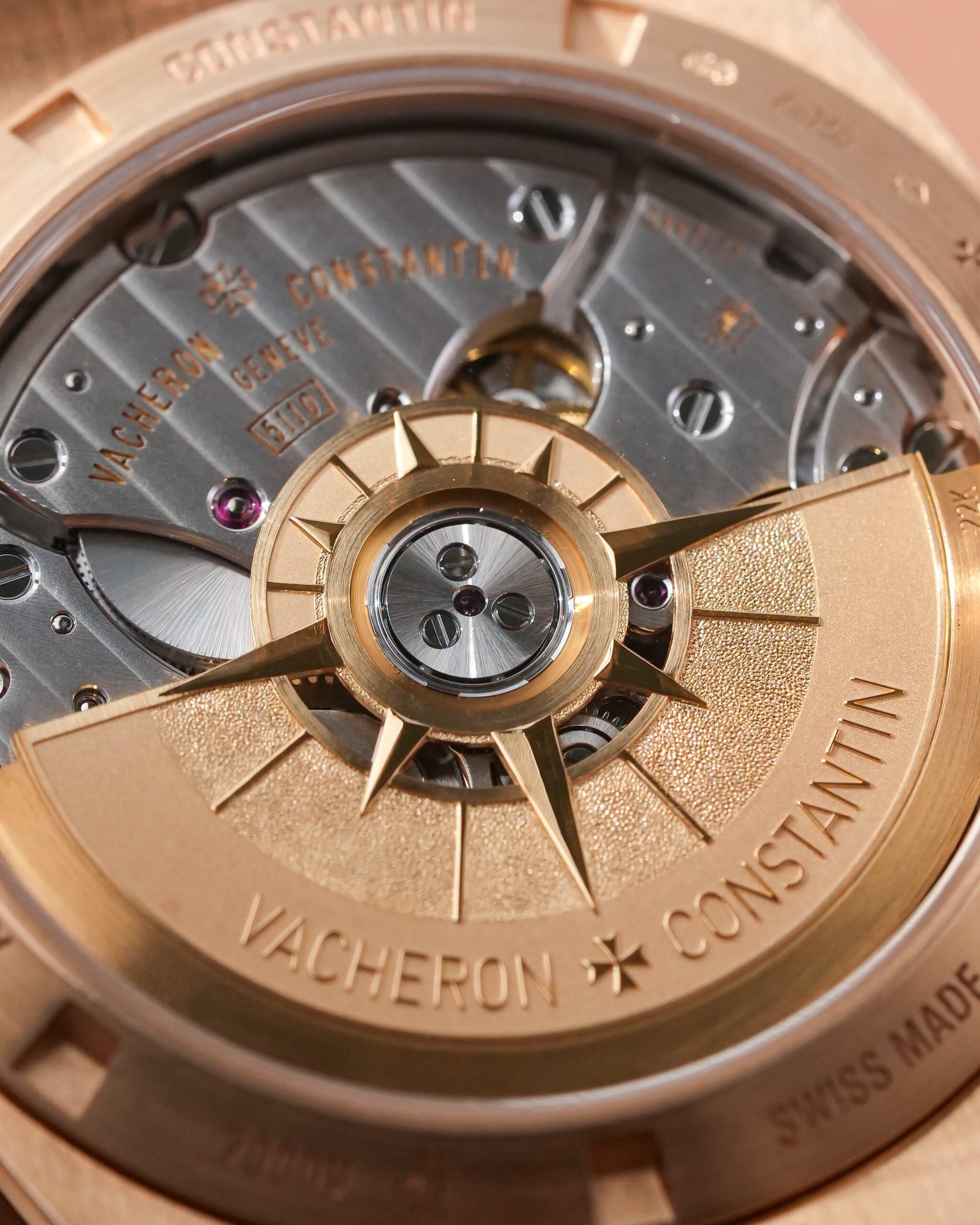 Vacheron Constantin Overseas Dual Time 18K Rose gold / 41MM / Fullset Y2019 - Image 10