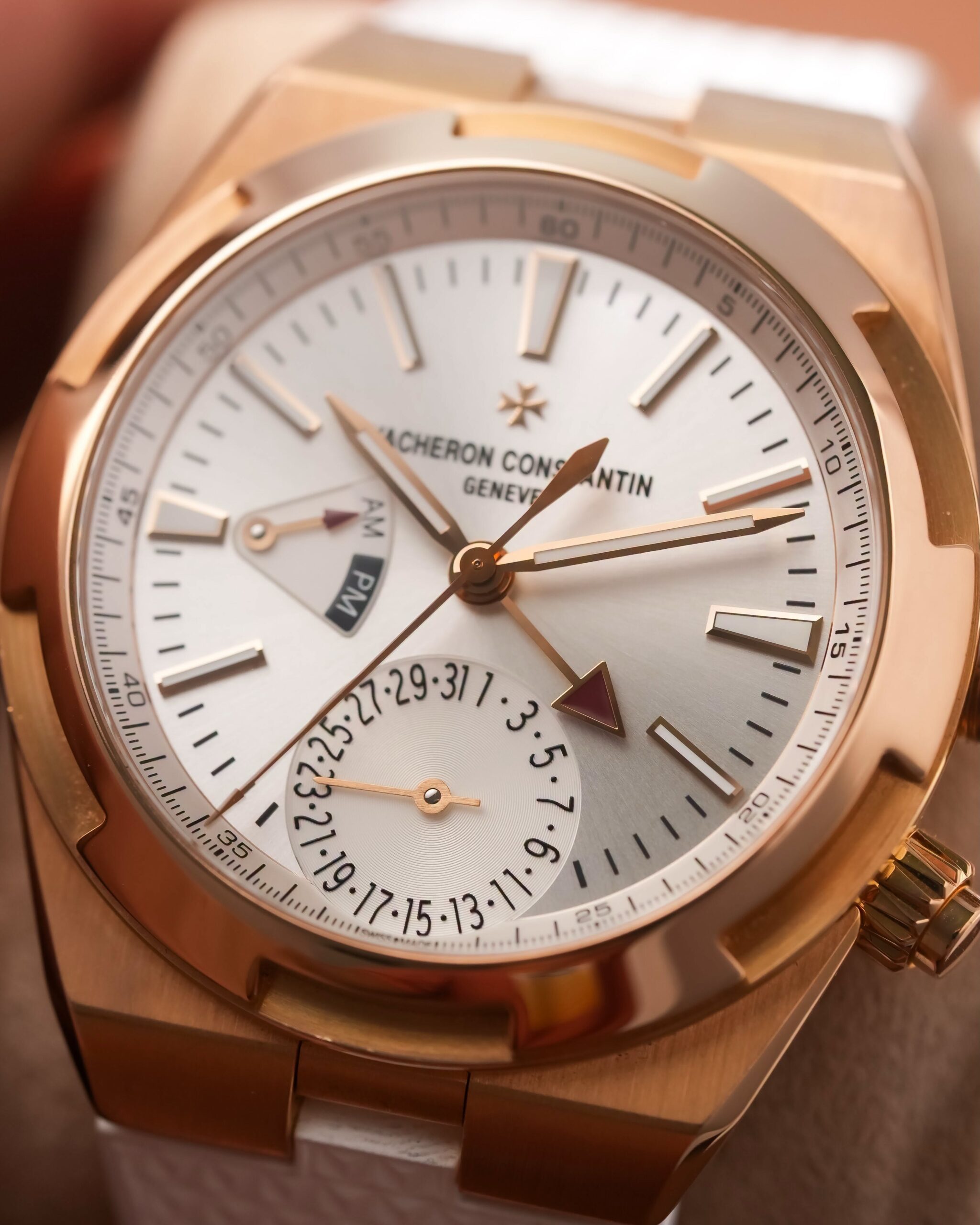 Vacheron Constantin Overseas Dual Time 18K Rose gold / 41MM / Fullset Y2019 - Image 4