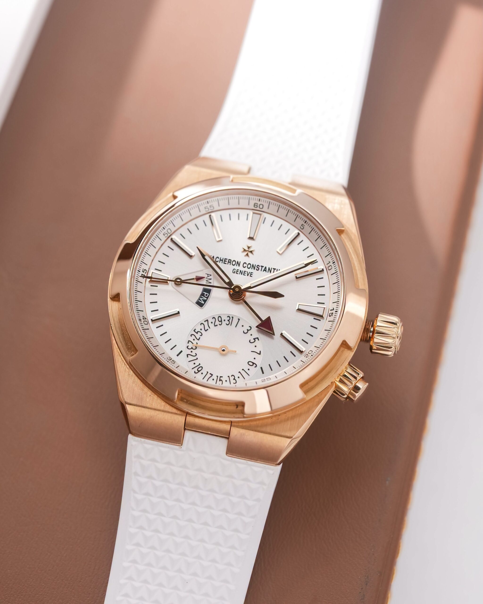 Vacheron Constantin Overseas Dual Time 18K Rose gold / 41MM / Fullset Y2019 - Image 6