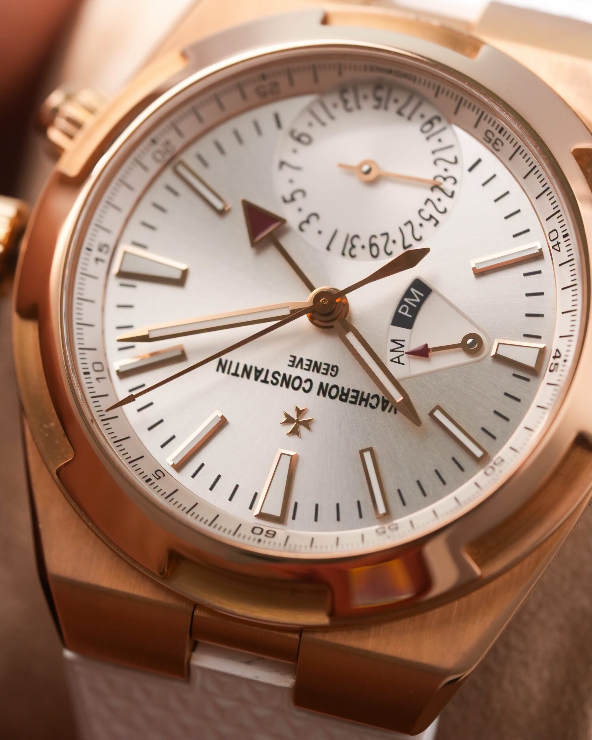 Vacheron Constantin Overseas Dual Time 18K Rose gold / 41MM / Fullset Y2019 - Image 7